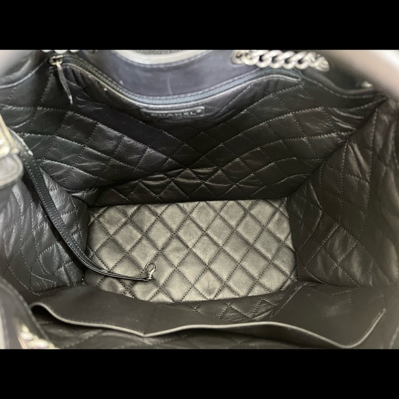 Black classic Chanel Calfskin Stitched Medium Luxury Drawstring Backpack - Picture 11 of 16